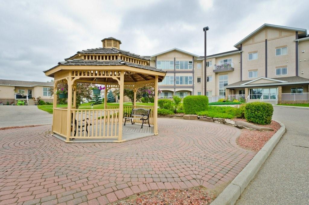 43 Westlake Circle - Photo 1