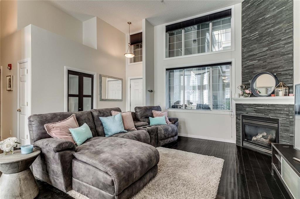527 15 Avenue - Photo 1