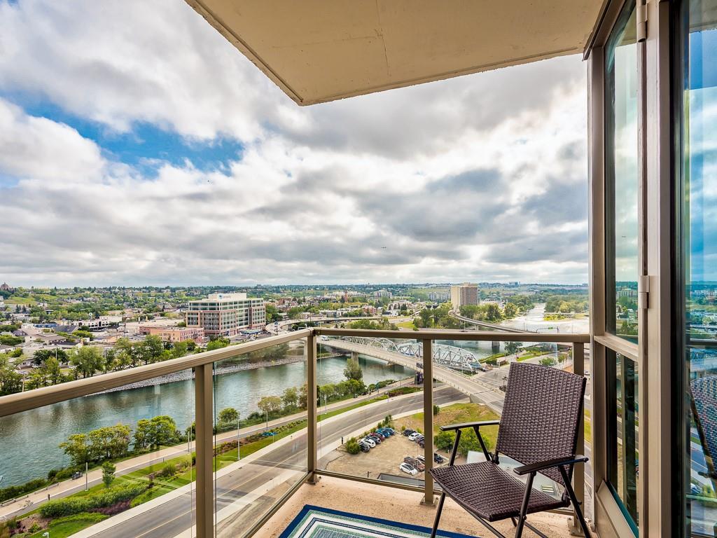 325 3 Street - Photo 1