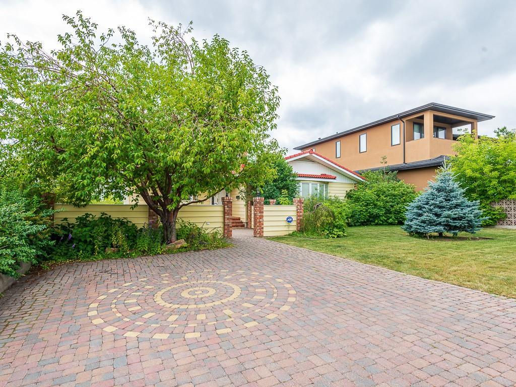 1559 Windsor Street - Photo 1