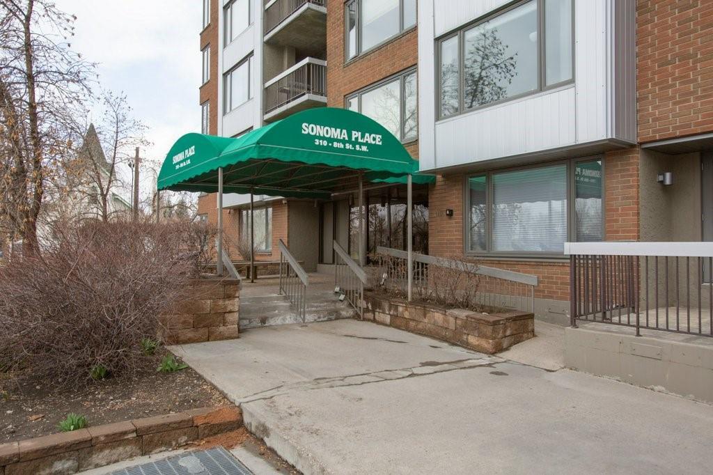 310 8 Street - Photo 1