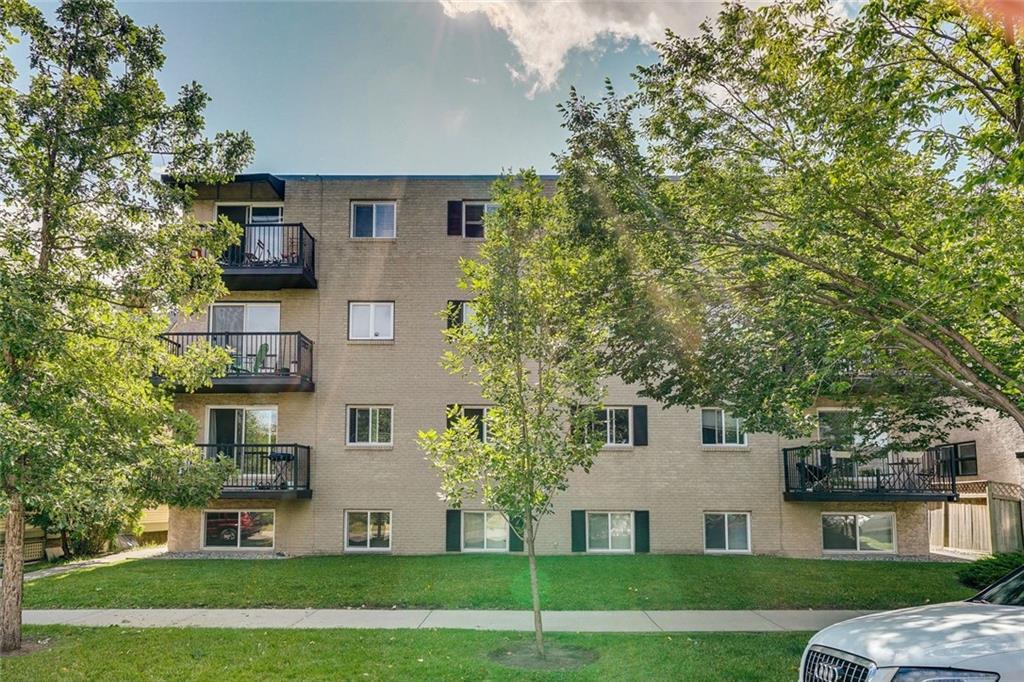 823 1 Avenue - Photo 1