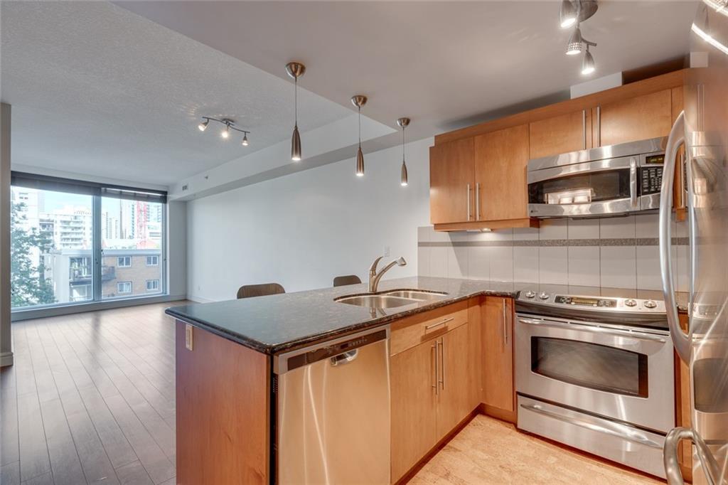 817 15 Avenue - Photo 1