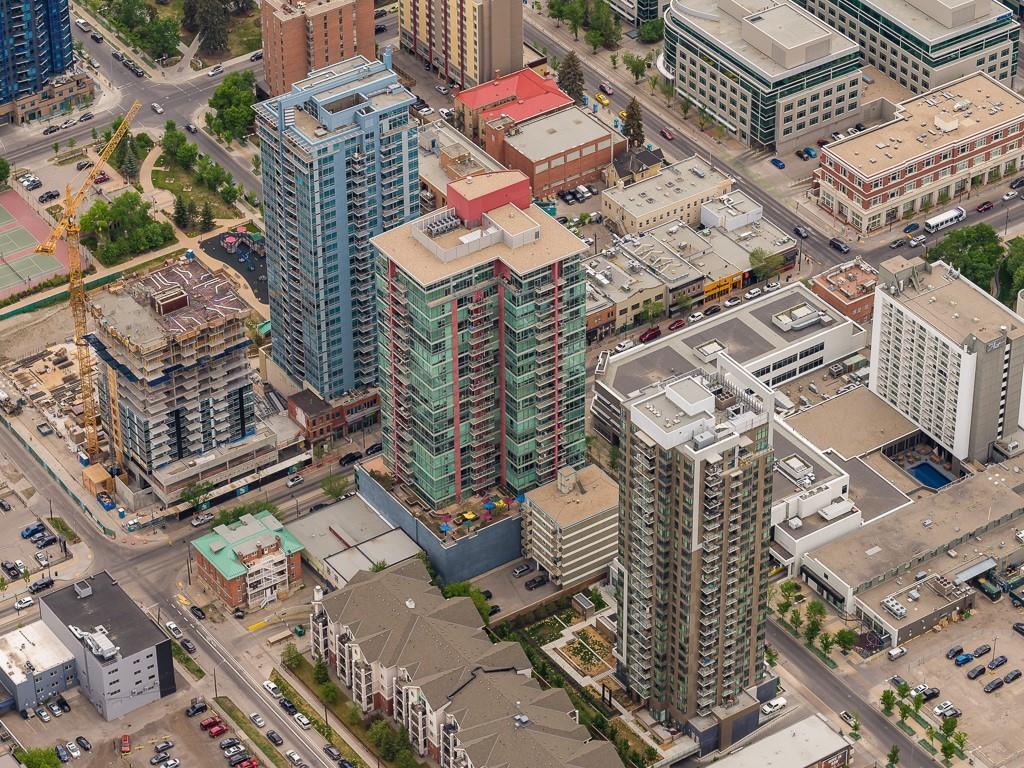 135 13 Avenue - Photo 1