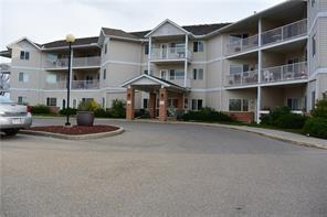 3 Parklane Way - Photo 1