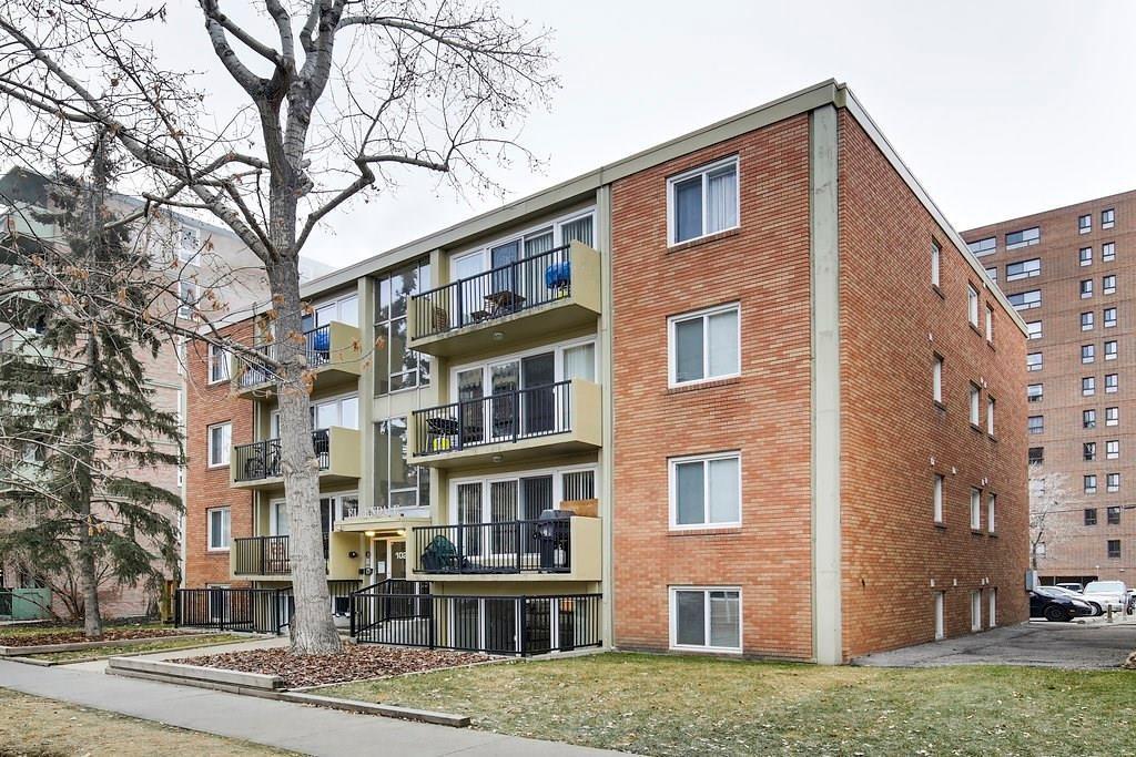 1025 14 Avenue - Photo 1