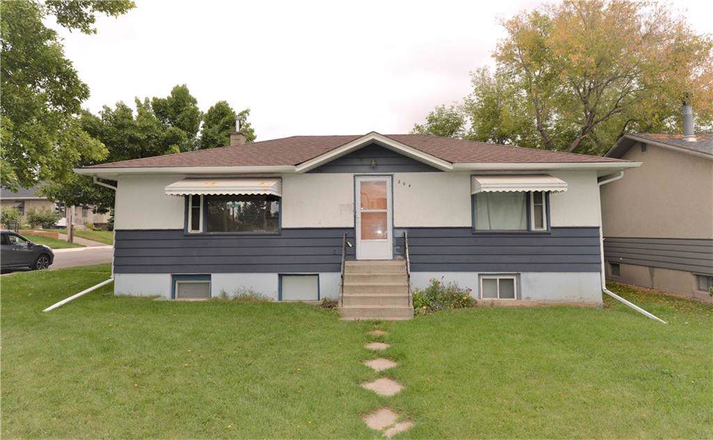 204 33 Avenue - Photo 1