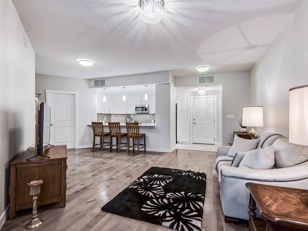 32 Varsity Estates Circle - Photo 1