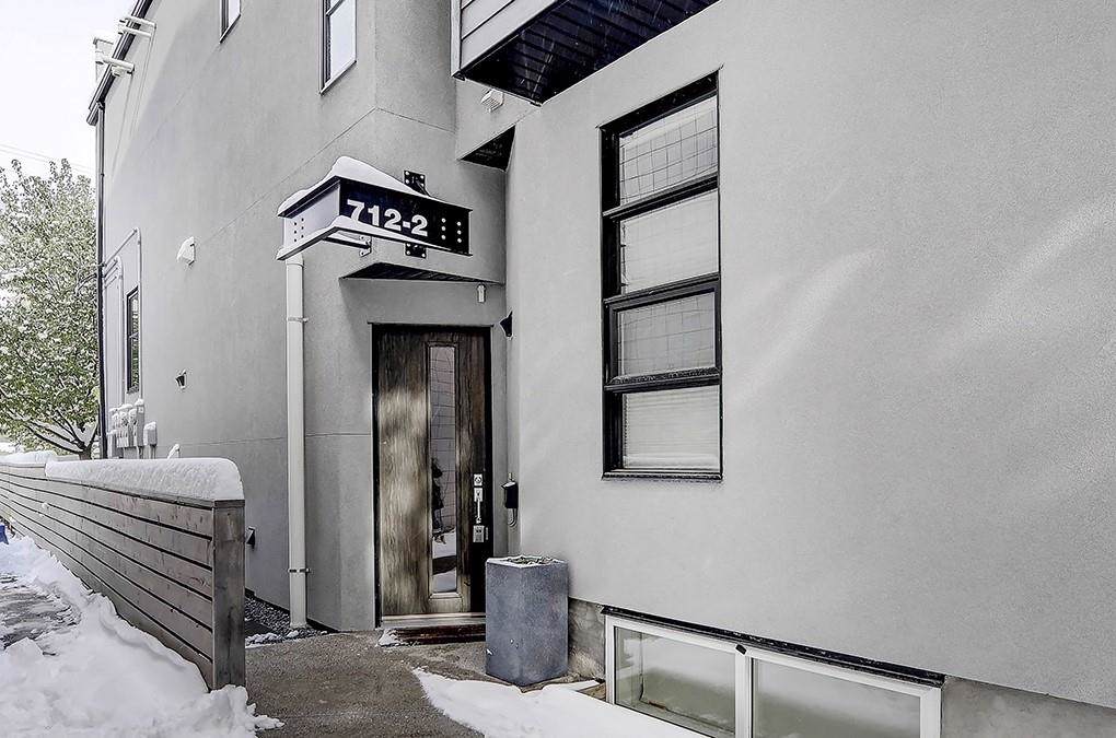 712 1 Avenue - Photo 1