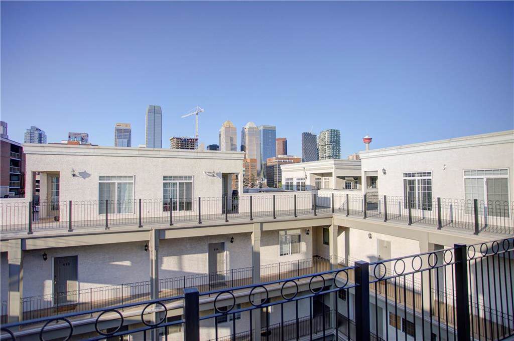 527 15 Avenue - Photo 1