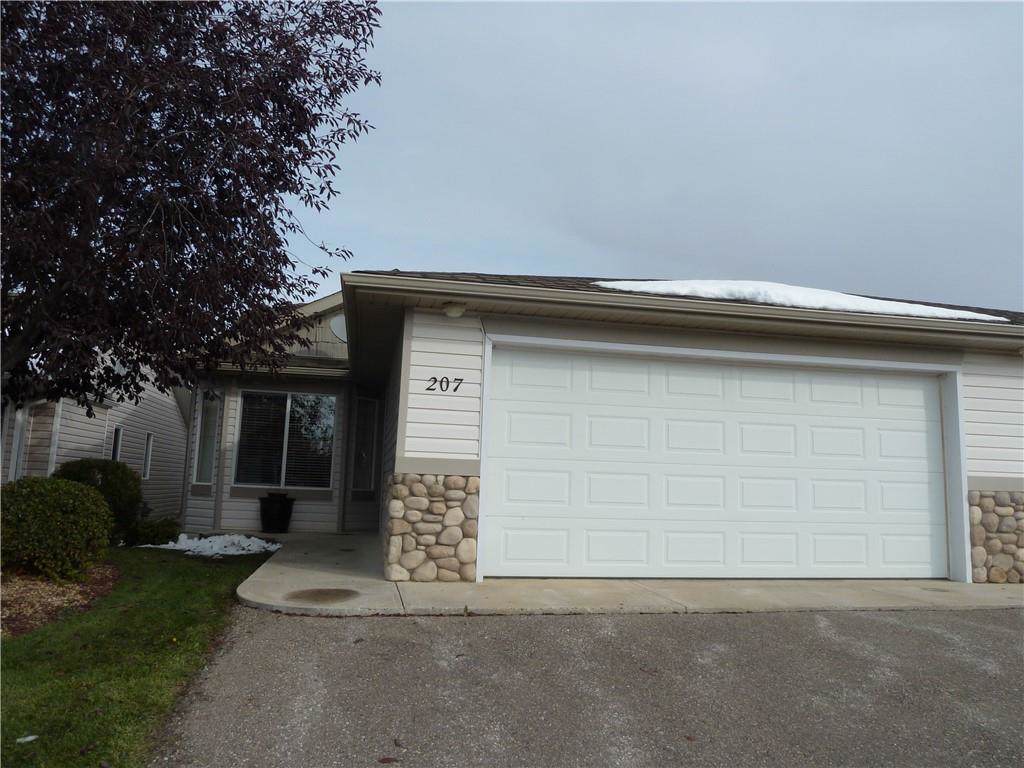 207 Whispering Close - Photo 1