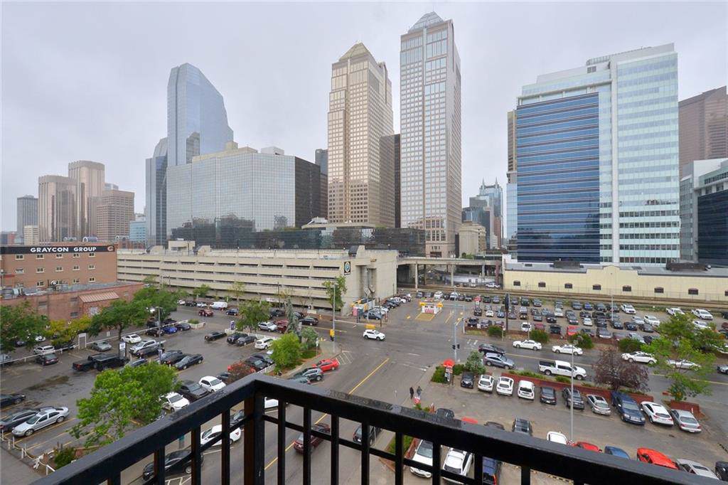 240 11 Avenue - Photo 1