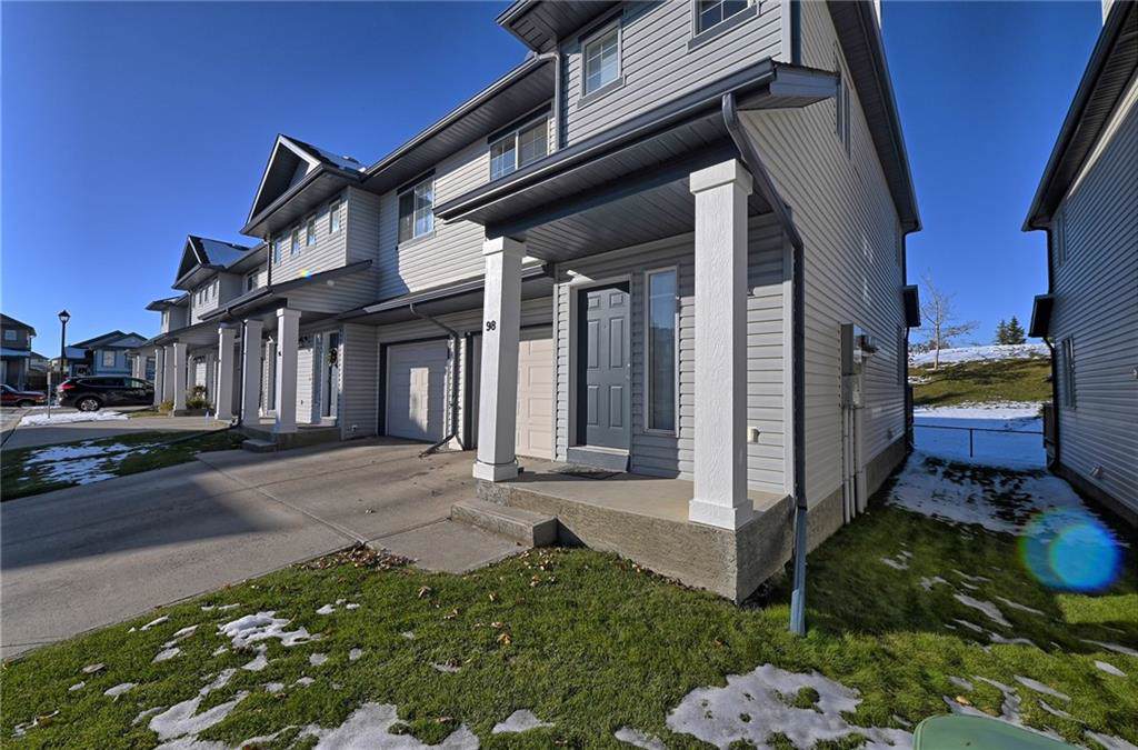 98 Everridge Garden(S) - Photo 1