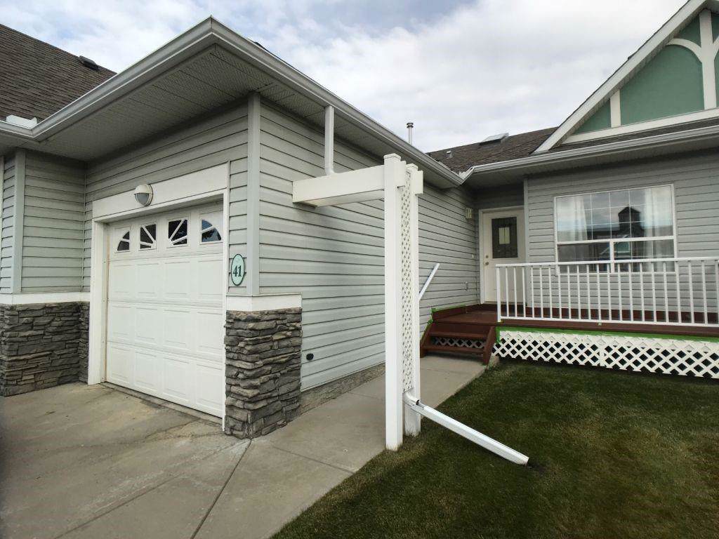 1008 Woodside Way - Photo 1