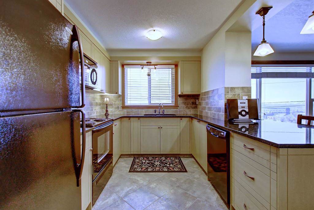 315 50 Avenue - Photo 1