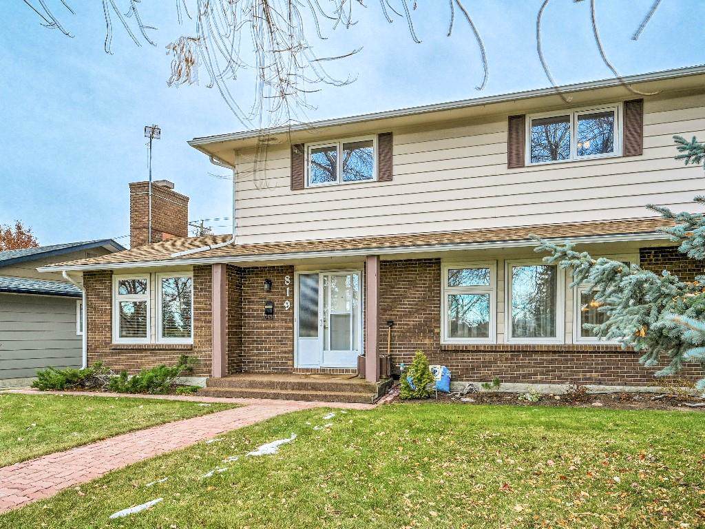 819 Parkwood Way - Photo 1