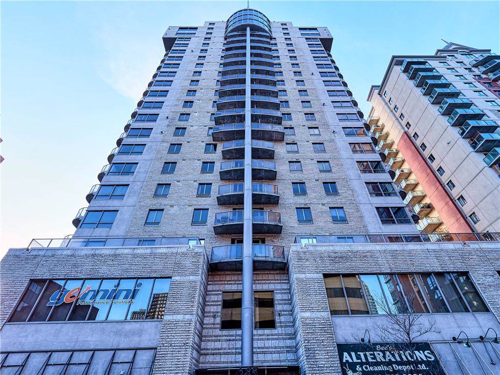 683 10 Street - Photo 1