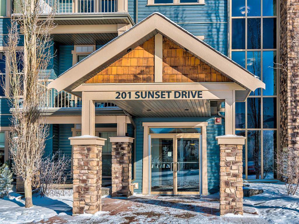 201 Sunset Drive - Photo 1