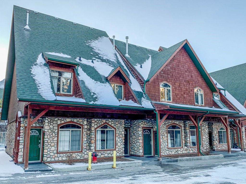 140 Kananaskis Way - Photo 1
