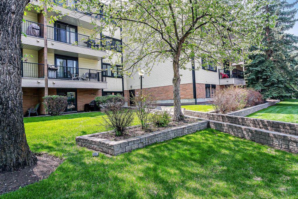 727 56 Avenue - Photo 1