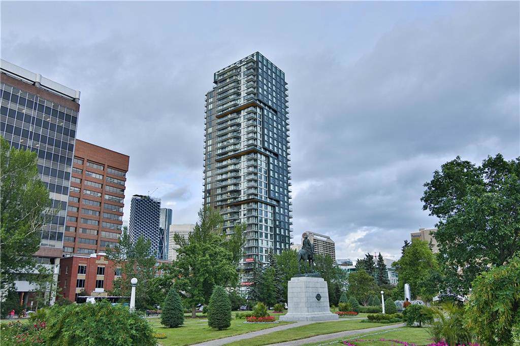 310 12 Avenue - Photo 1