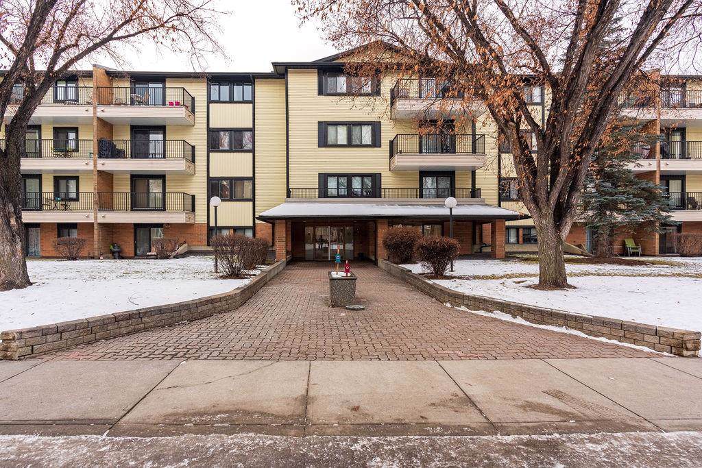 727 56 Avenue - Photo 1