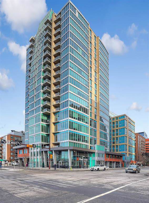 888 4 Avenue - Photo 1