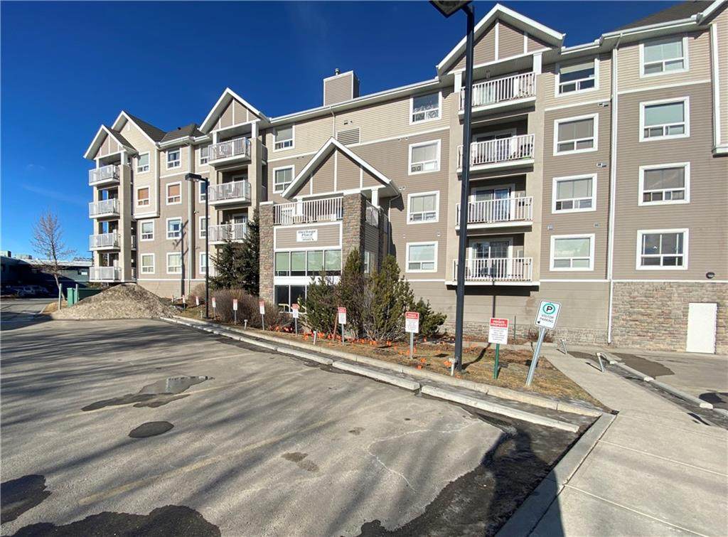 128 Centre Avenue - Photo 1