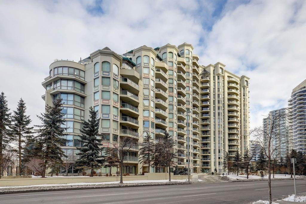 1108 6 Avenue - Photo 1