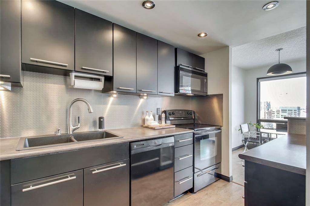 1140 15 Avenue - Photo 1