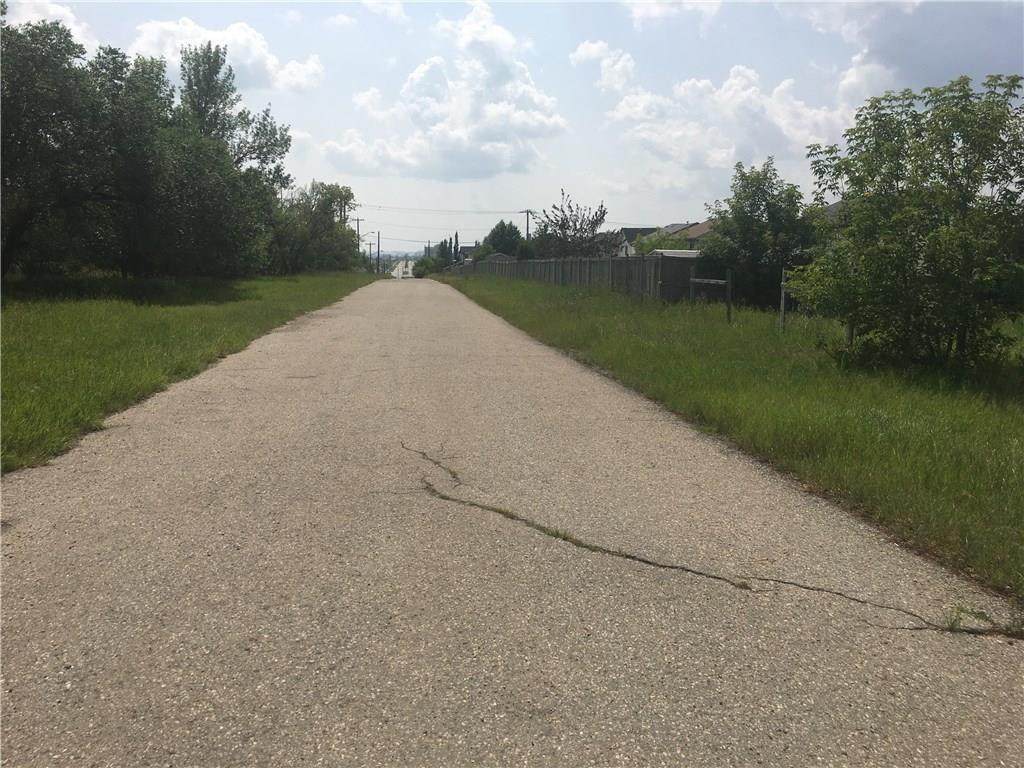 2437 83 Avenue - Photo 1
