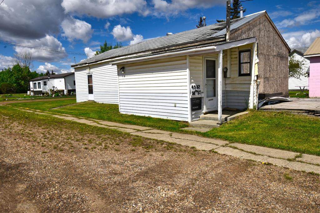 4902 50 Street - Photo 1