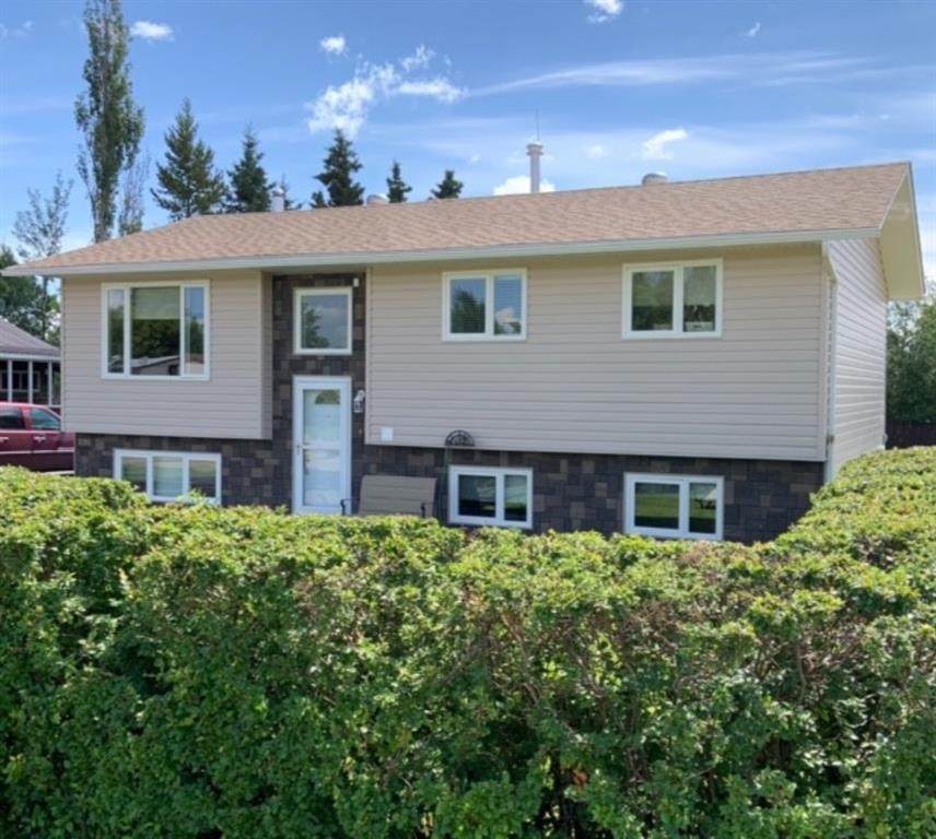 5201 55 Avenue - Photo 1