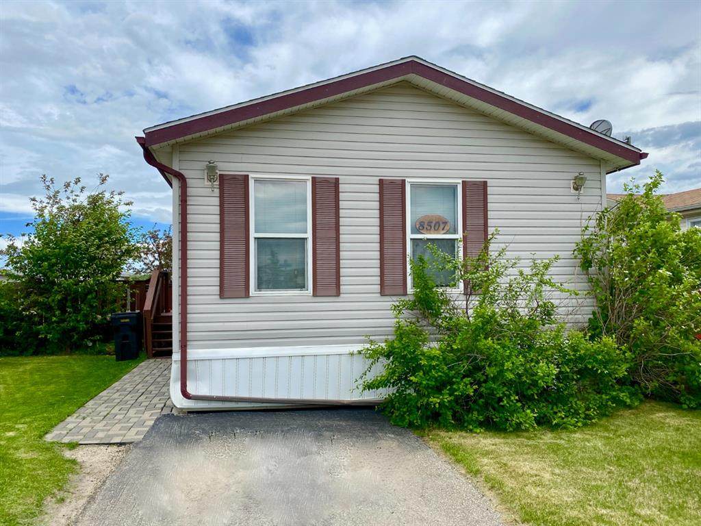 8507 90A Street - Photo 1