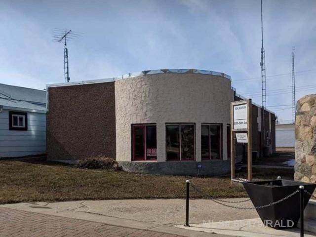 5005 50TH AVENUE - Photo 1