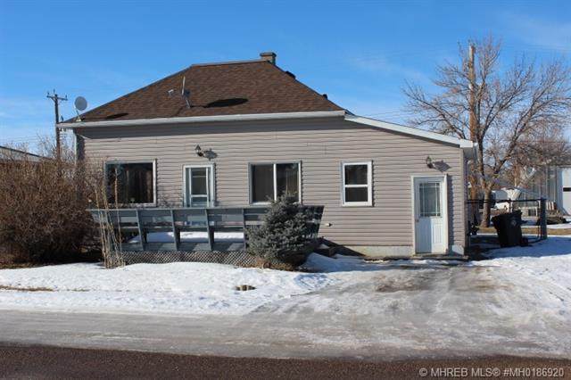 204 1 Street - Photo 1