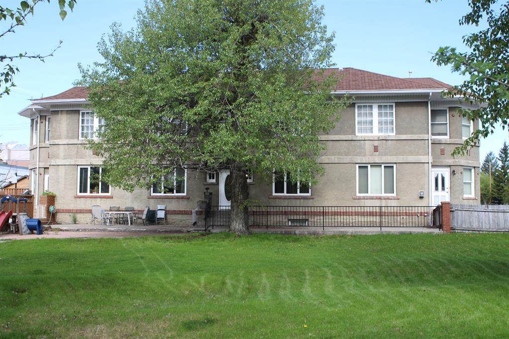 12366 21 Avenue - Photo 1
