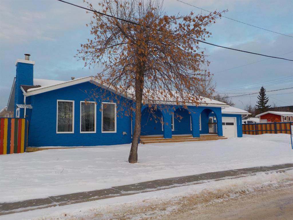 11312 103 Avenue - Photo 1