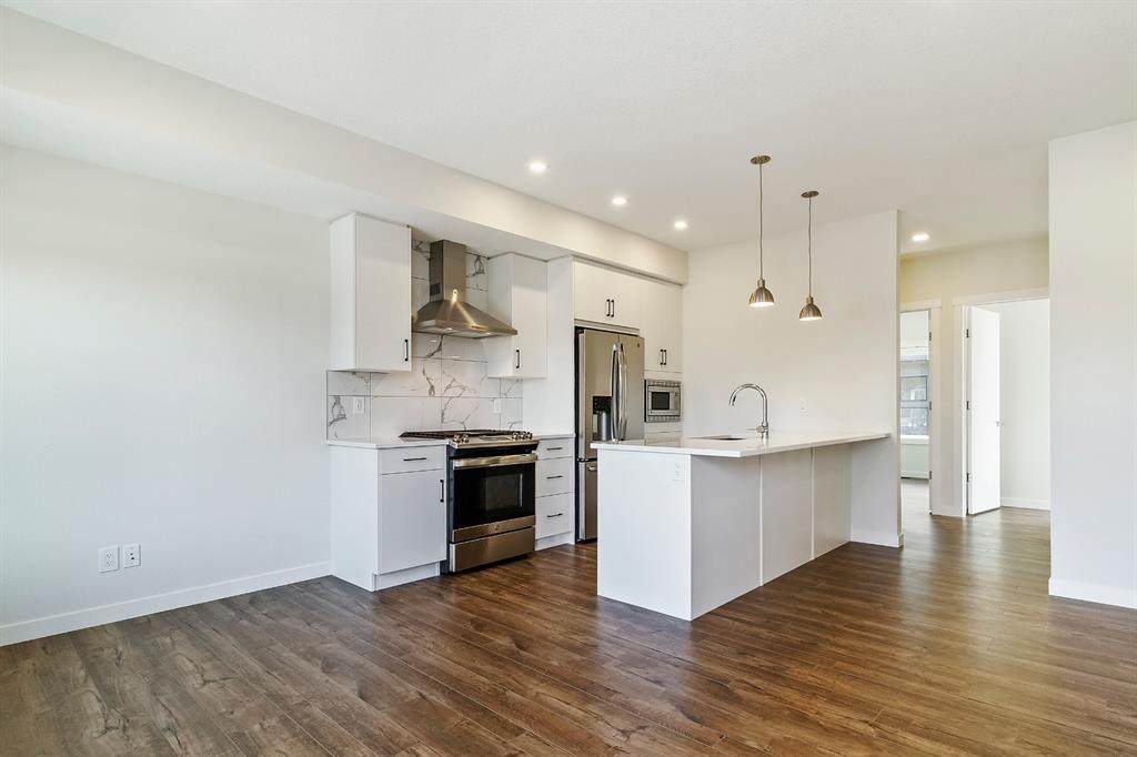 504 Greenbriar Common - Photo 1