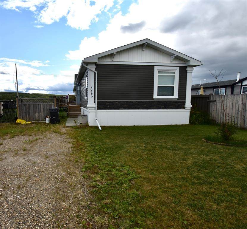 5023 49 Avenue - Photo 1