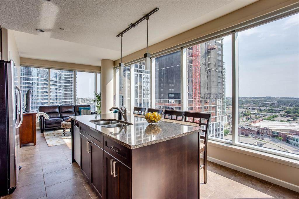 211 13 Avenue - Photo 1