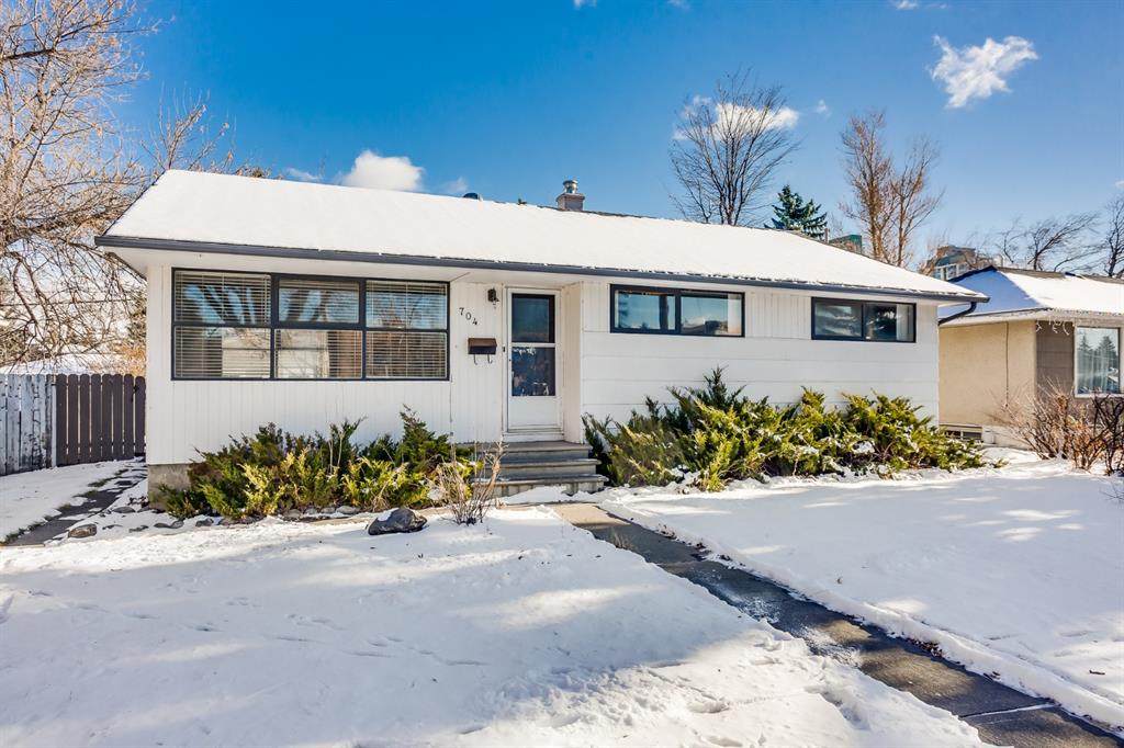 704 37 Street - Photo 1