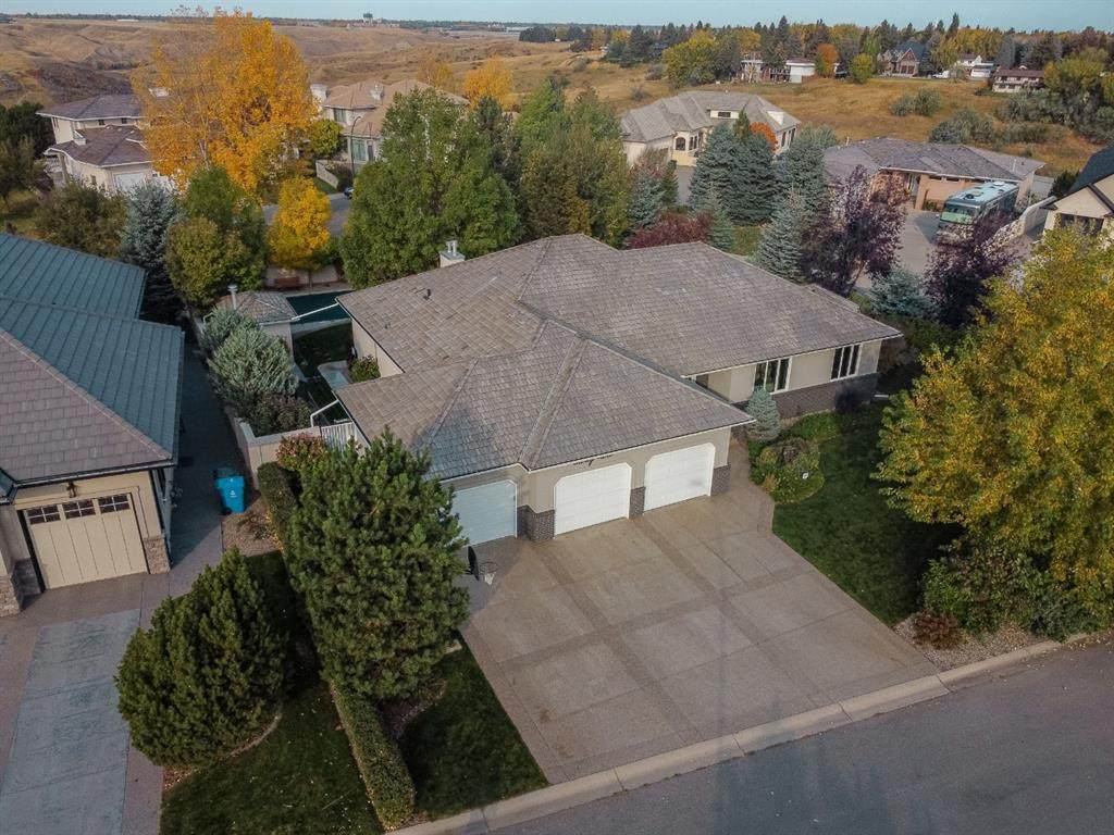 39 Chinook Heights - Photo 1