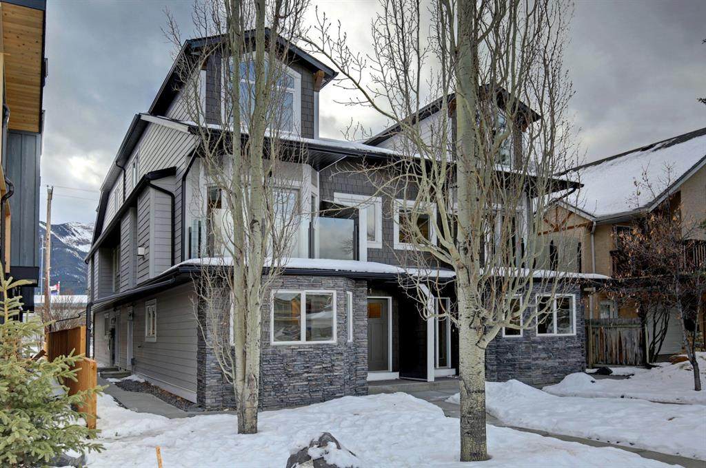 729 7th Street - Photo 1
