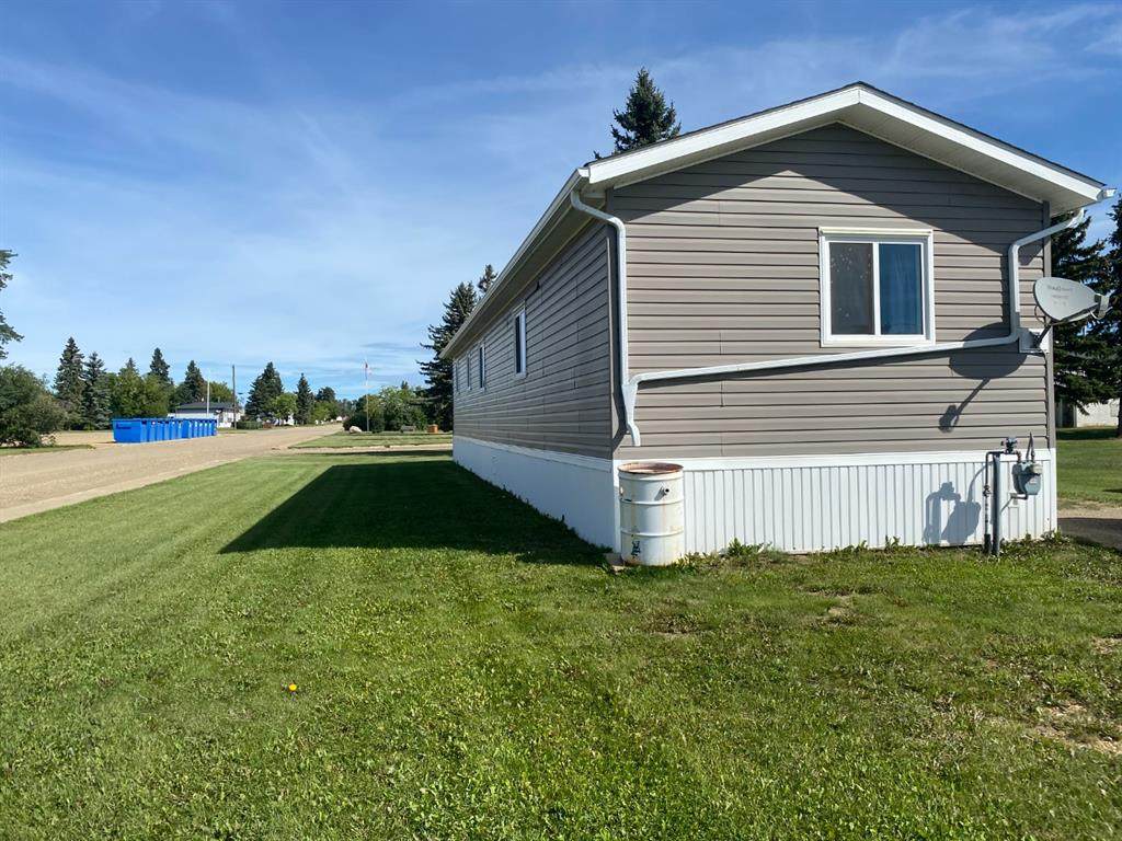 4810 49 Avenue - Photo 1