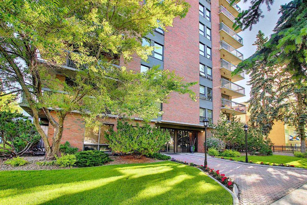 540 14 Avenue - Photo 1