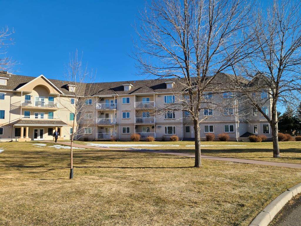 4800 48 Avenue - Photo 1