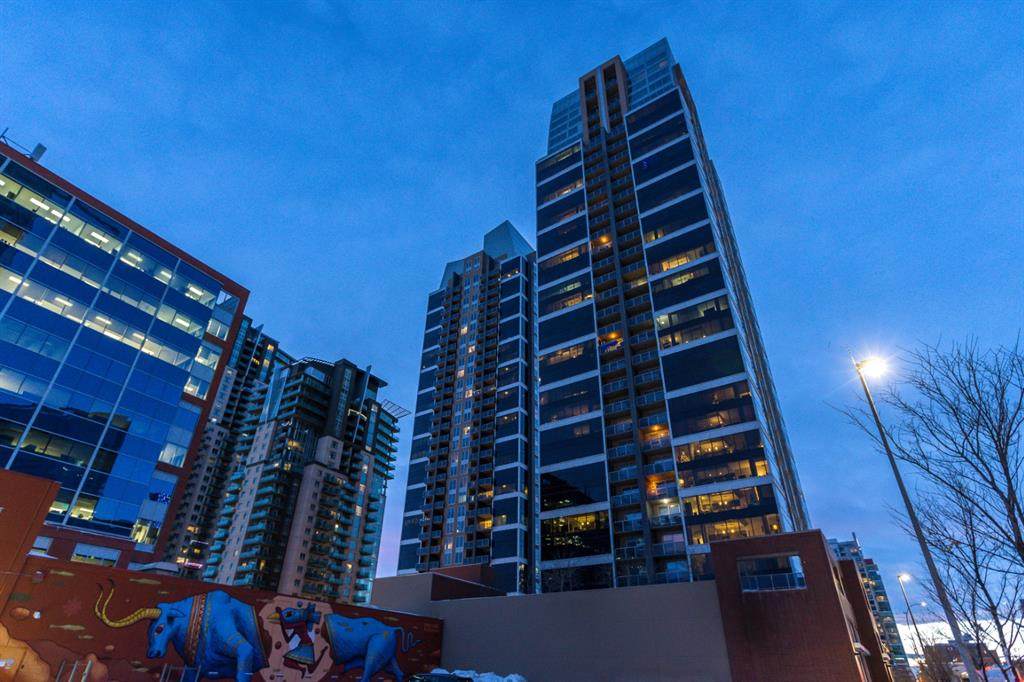 211 13 Avenue - Photo 1
