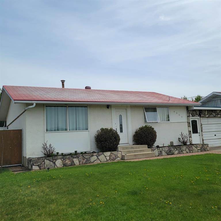 8905 94 Street - Photo 1