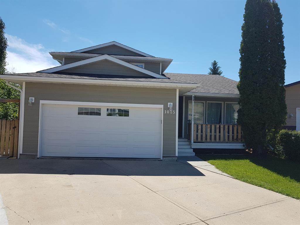 1025 Twin Hills Close - Photo 1